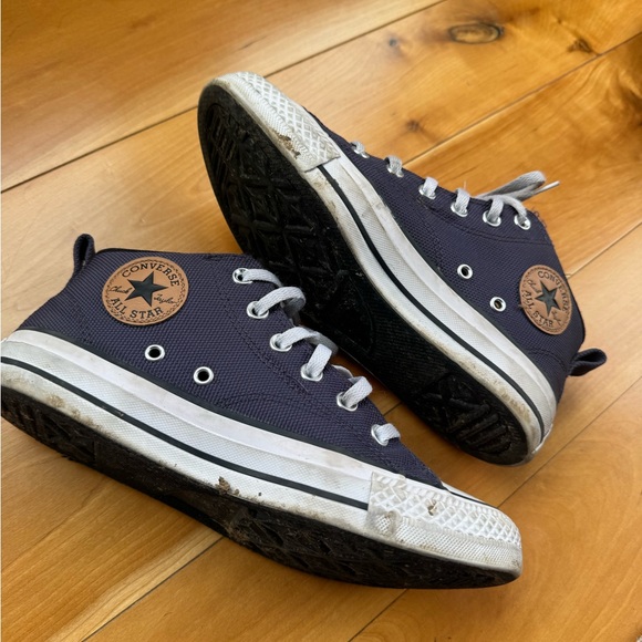 Converse Chuck Taylor All Star in Dark Blue and White - Picture 2 of 9